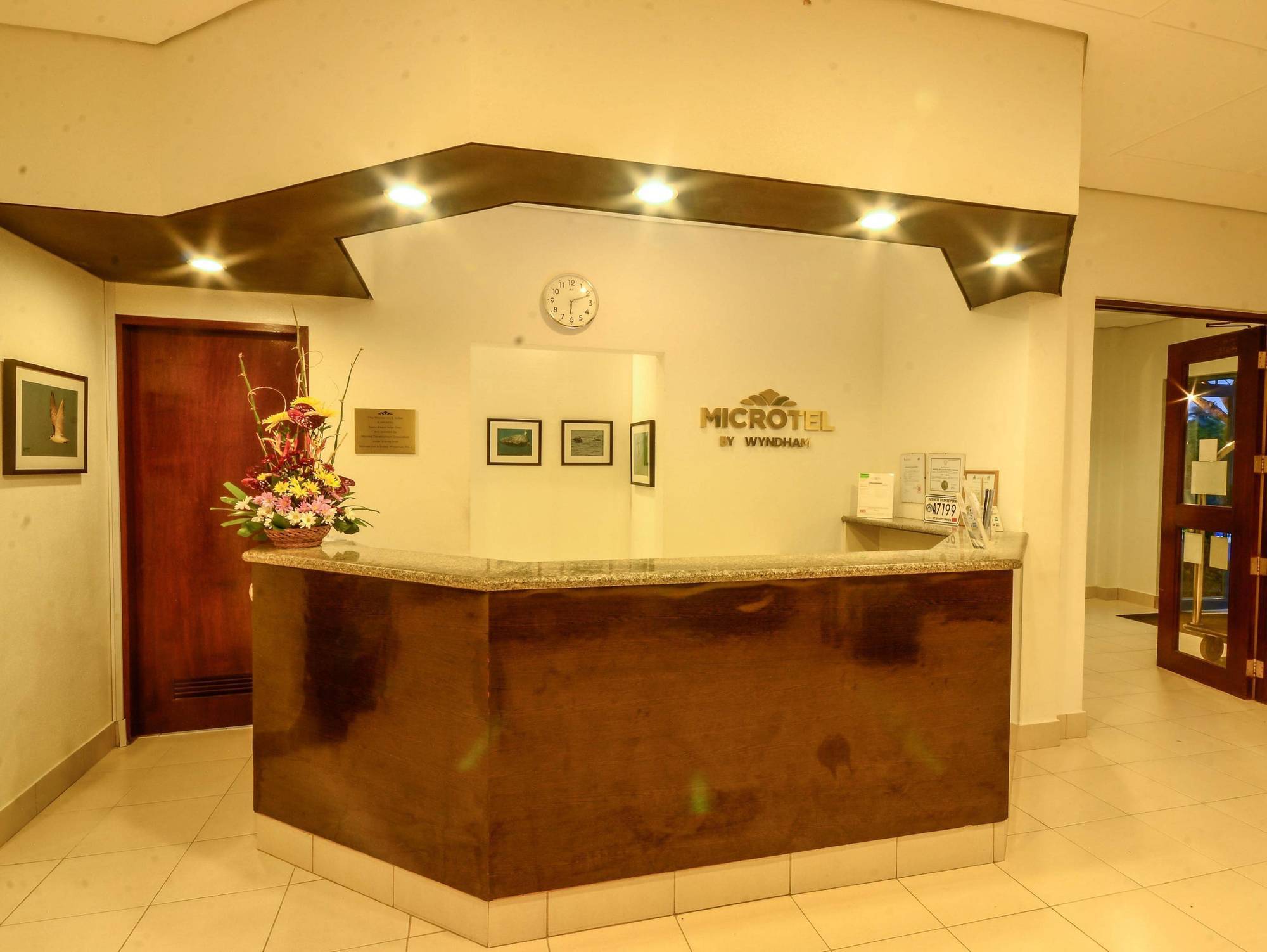 Microtel By Wyndham Puerto Princesa Eksteriør billede